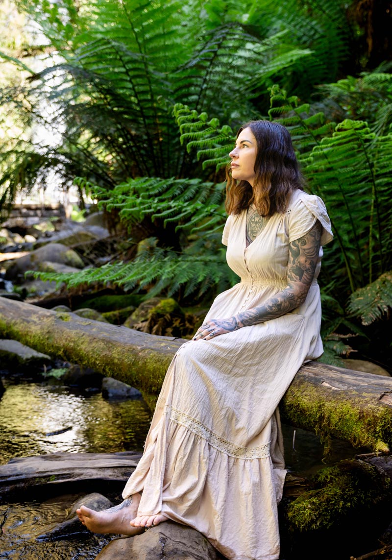 Geelong and online telehealth counsellor, Zoe Newell